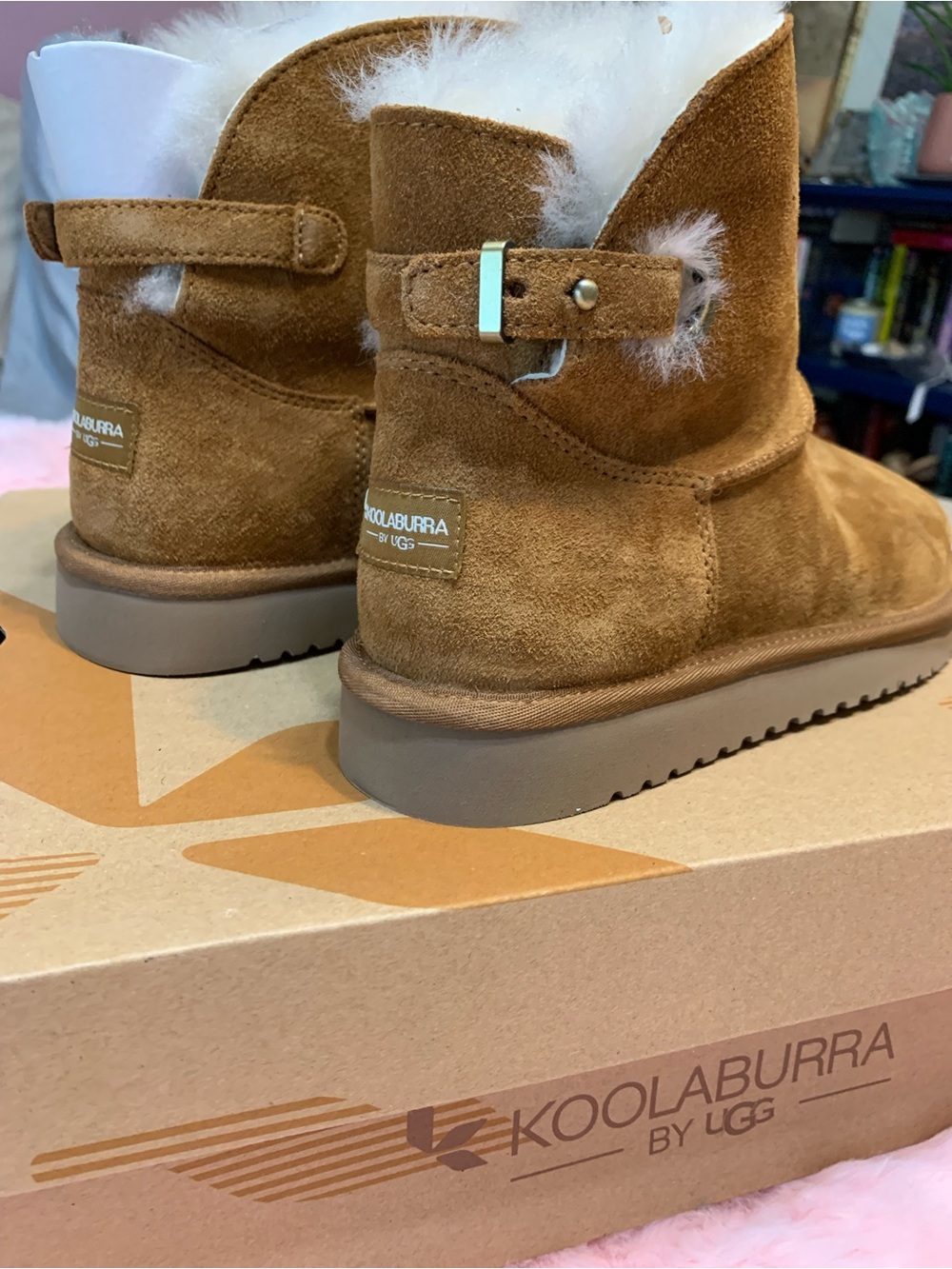 Koolaburra women’s Chestnut/Tan Suede Shearling Boots